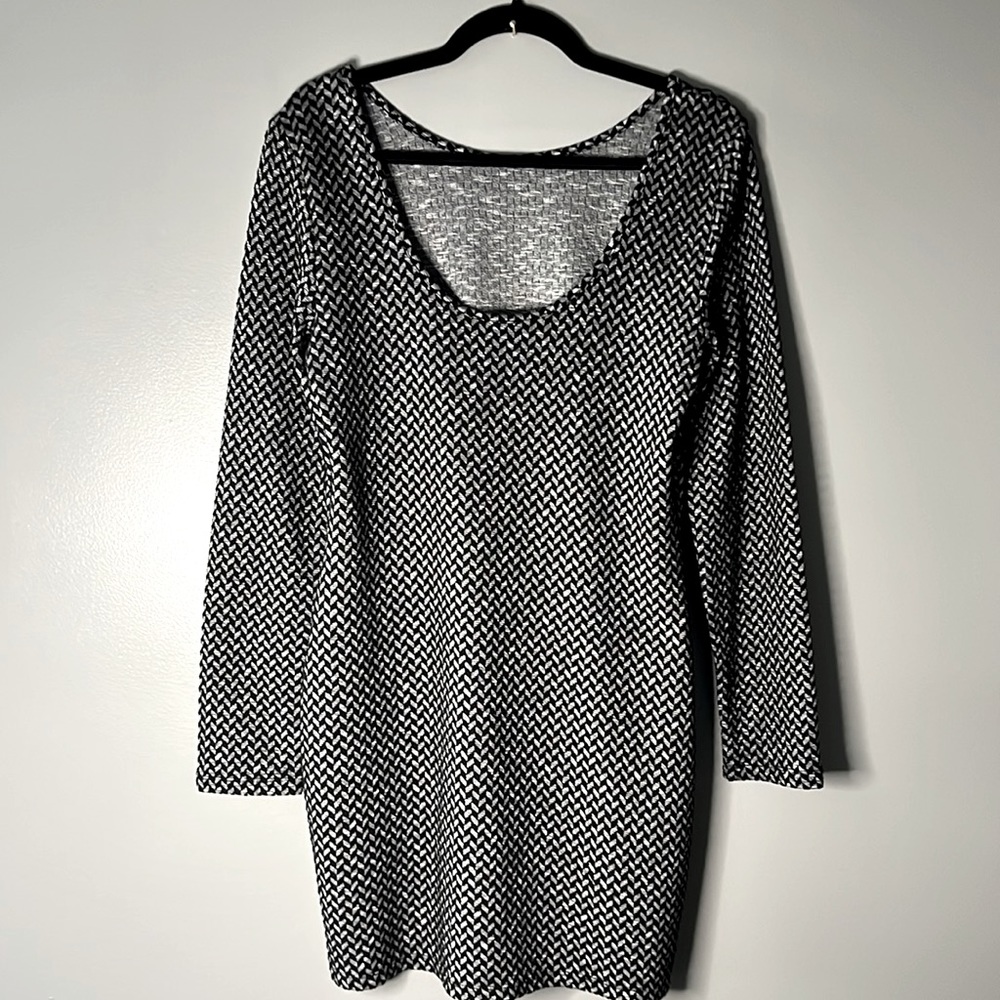 Brand: Attention, size Lrg
